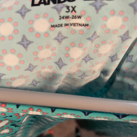 Swimsuit shirt - Picture 4 of 4